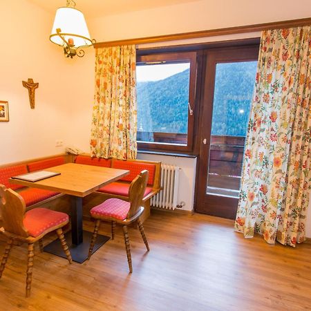 Aparthotel Ferienland Stubai Fulpmes Zimmer foto