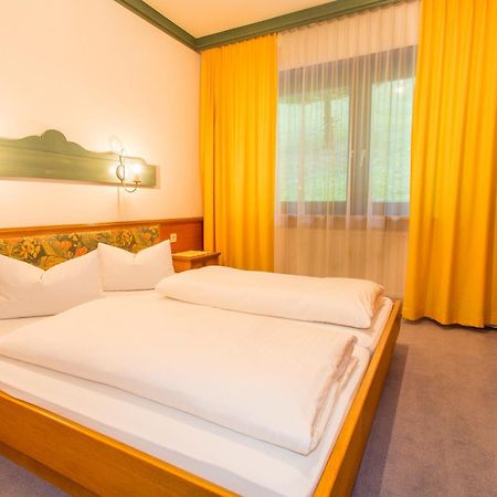 Aparthotel Ferienland Stubai Fulpmes Zimmer foto