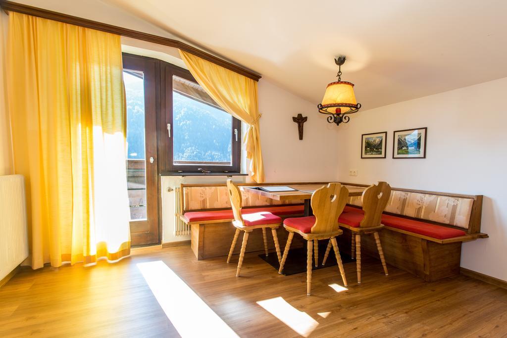 Aparthotel Ferienland Stubai Fulpmes Zimmer foto