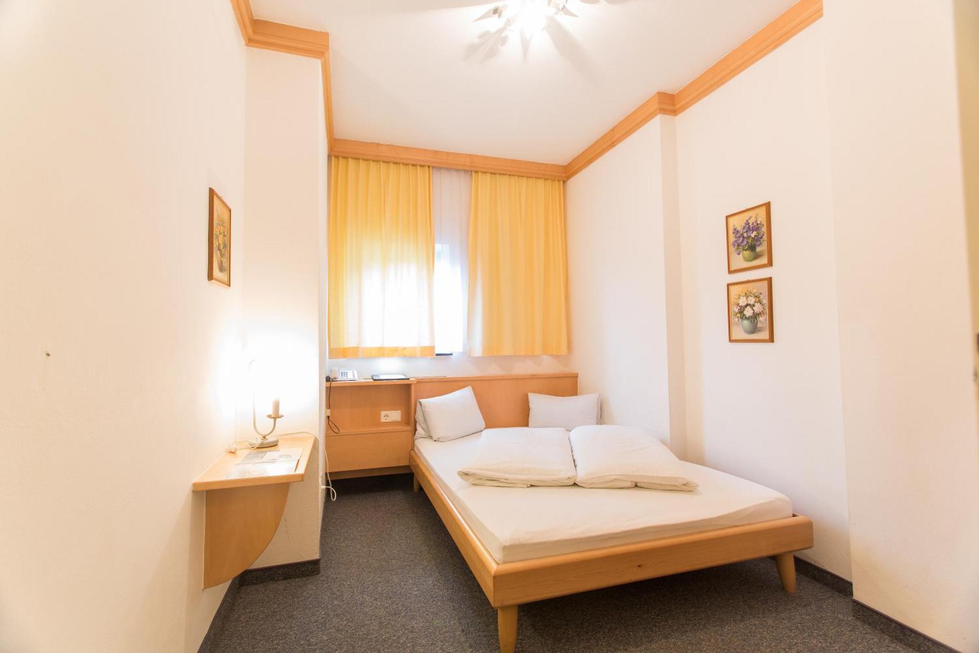 Aparthotel Ferienland Stubai Fulpmes Zimmer foto