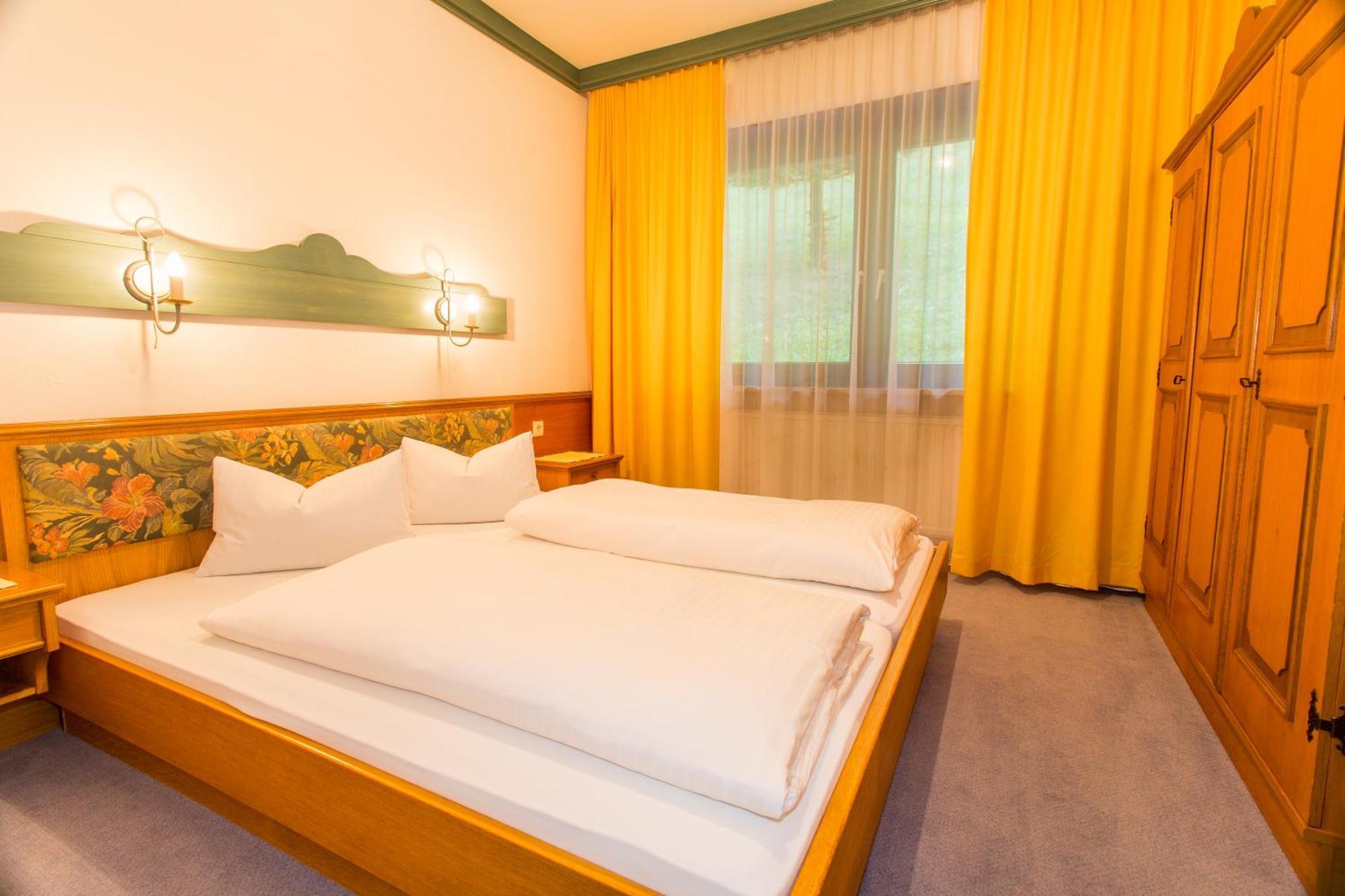 Aparthotel Ferienland Stubai Fulpmes Zimmer foto